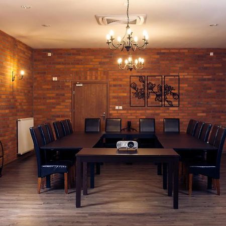 Stary Mlyn Hotel Швидница Екстериор снимка
