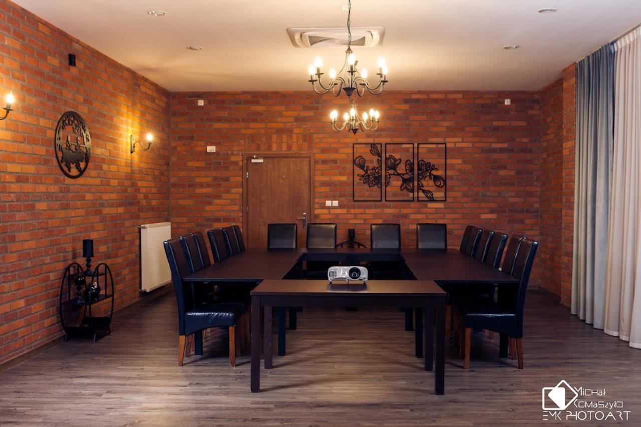 Stary Mlyn Hotel Швидница Екстериор снимка