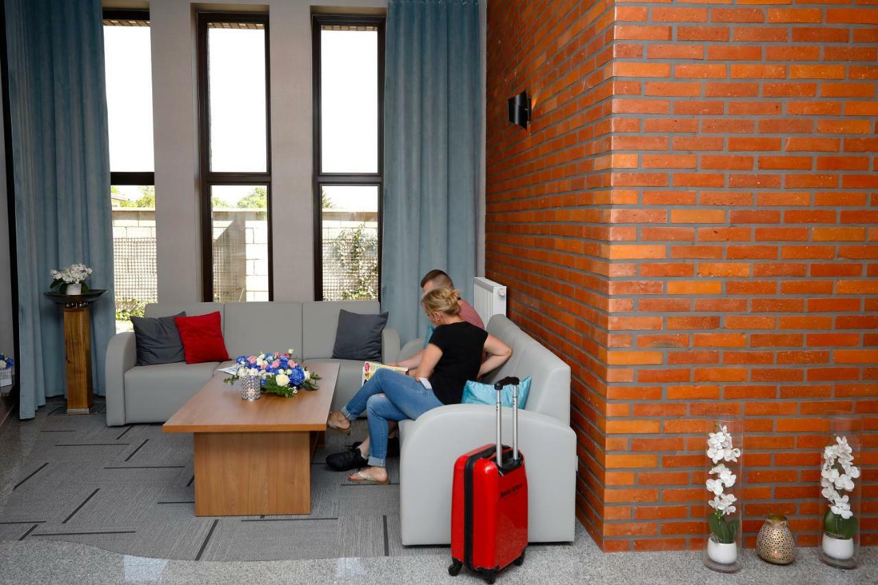 Stary Mlyn Hotel Швидница Екстериор снимка