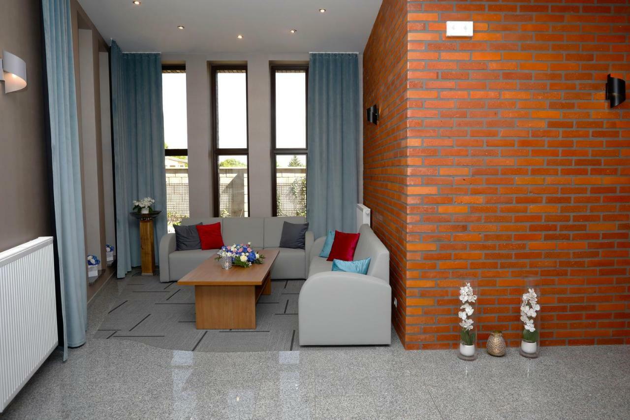 Stary Mlyn Hotel Швидница Екстериор снимка