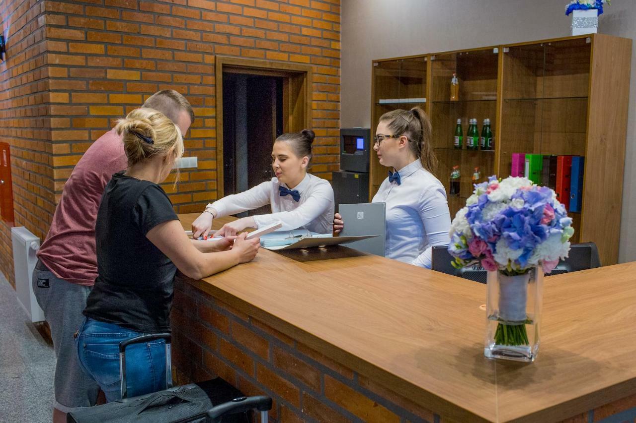 Stary Mlyn Hotel Швидница Екстериор снимка