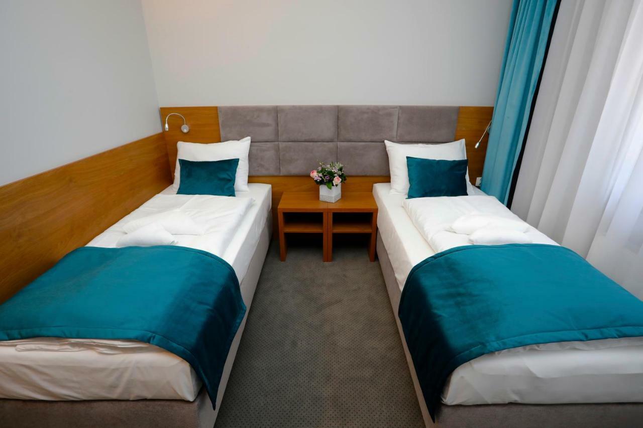 Stary Mlyn Hotel Швидница Екстериор снимка