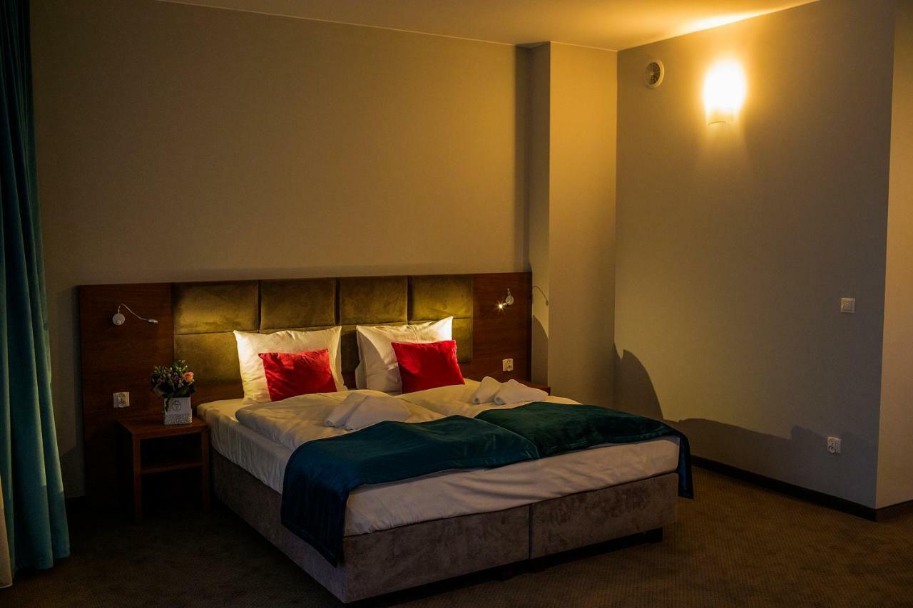 Stary Mlyn Hotel Швидница Екстериор снимка
