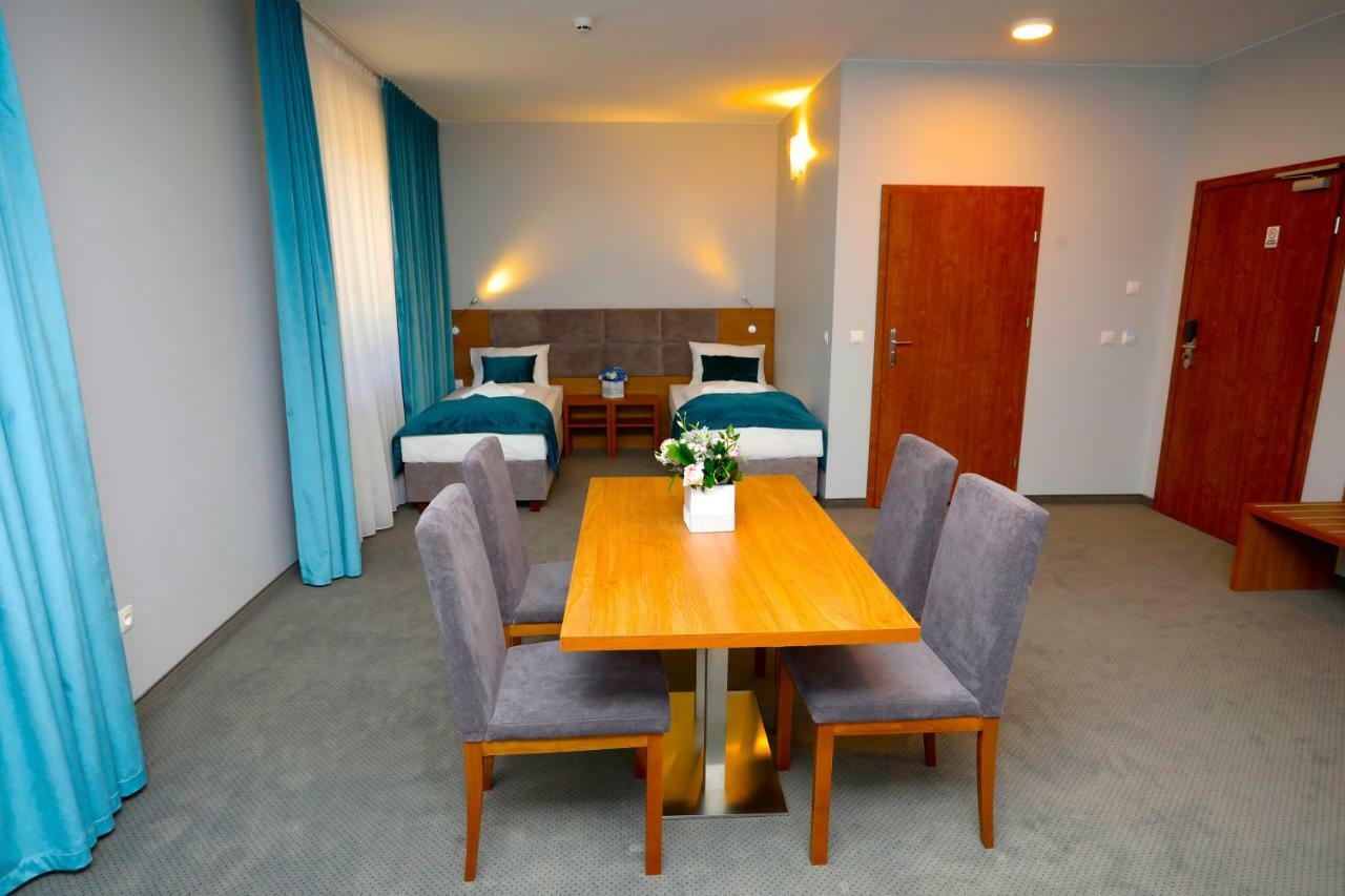 Stary Mlyn Hotel Швидница Екстериор снимка